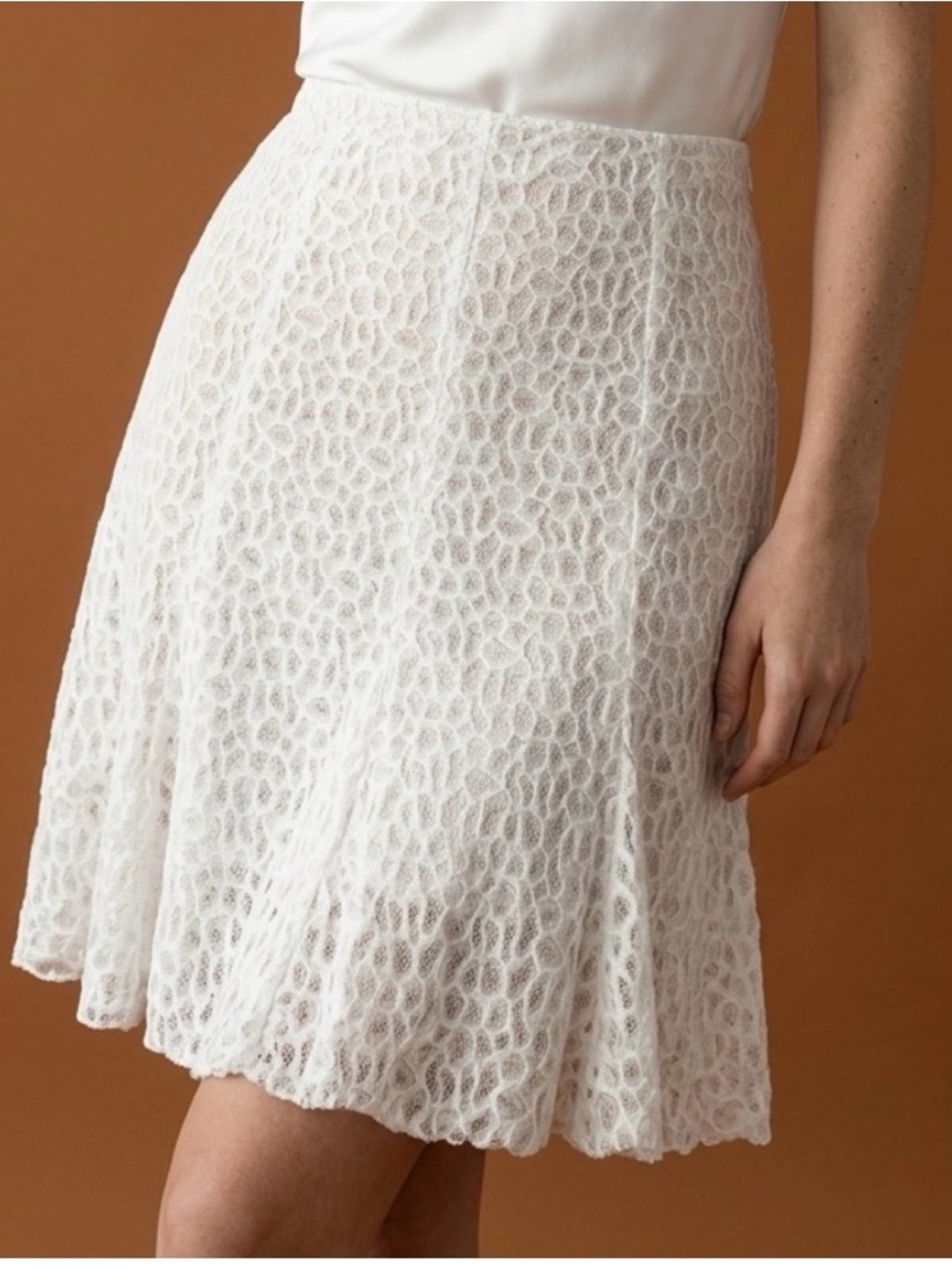 Elegant White Lace Twirl Flutter Party Office Wear Skirt by Melanie Lyne size L